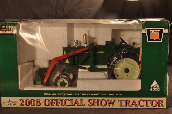 Spec Cast 1/16th Scale Oliver 770 Tractor with New Idea 504 Loader