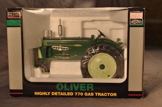 Spec Cast 1/16th Scale Oliver 770 Gas Tractor