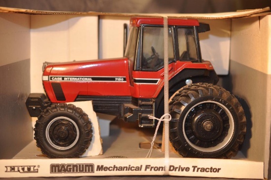 Ertl 1/16th Scale Case IH 7150 Magnum MFWD Tractor