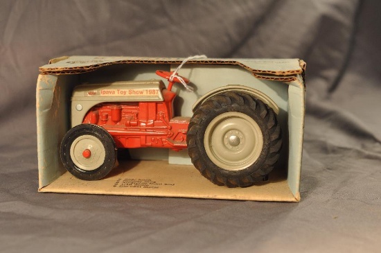 Ertl 1/16th Scale Ford 8N Tractor