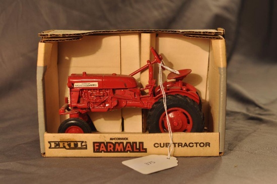 Ertl 1/16th Scale Farmall Cub