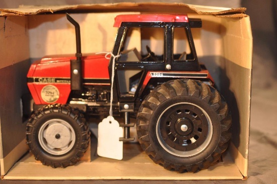 Ertl 1/16th Scale Case IH 3294 MFWD Tractor