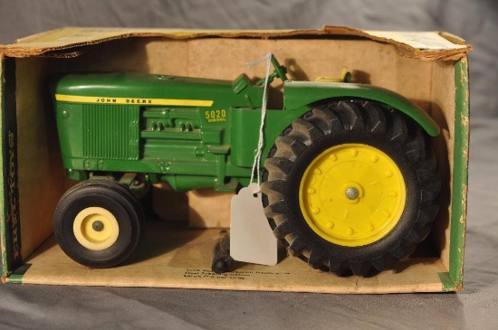 Ertl 1/16th Scale JD 5020 Tractor