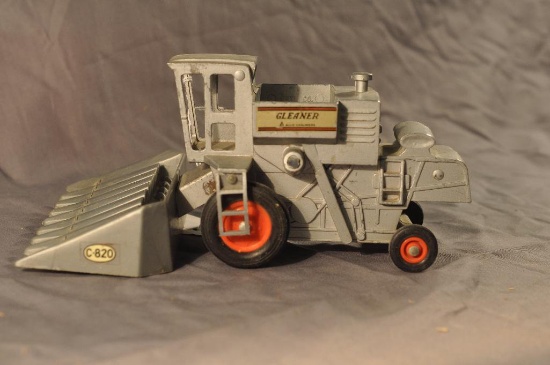 Ertl Gleaner Combine