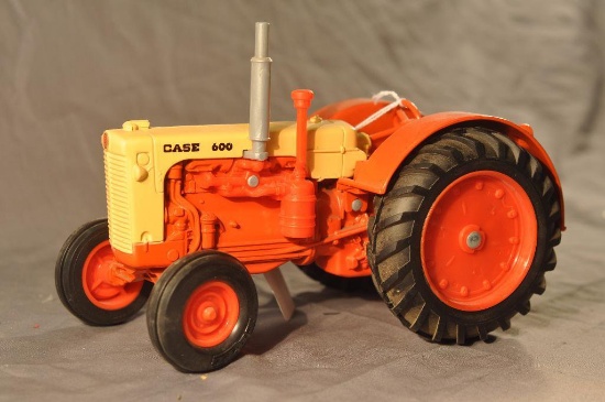 Ertl 1/16th scale Case 600 tractor