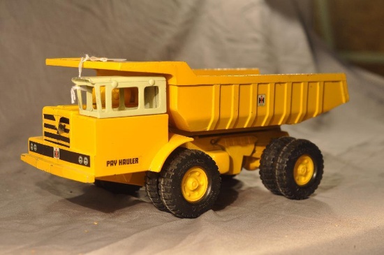 Ertl IH Payhauler