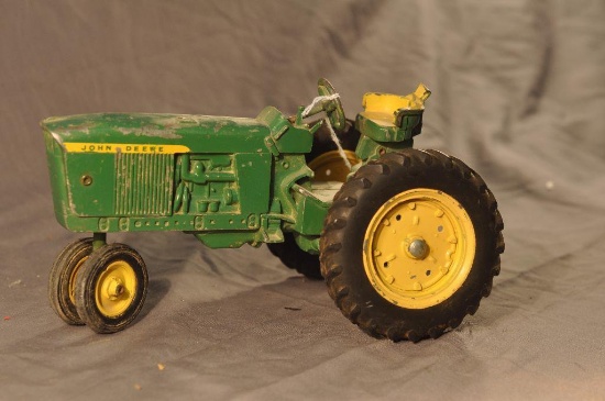 Ertl 1/16th scale JD Tractor