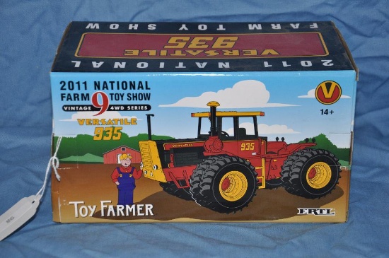 Ertl 1/32 Scale Toy Farmer Versatile 935 4WD Tractor