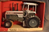 Scale Models 1/16th Scale White Tractor