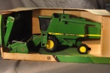 Ertl 1/16th Scale JD 9600 Combine