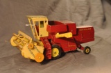 Ertl New Holland Combine