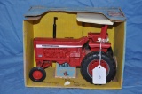 Ertl 1/16 Scale International 826 Tractor