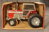 Ertl 1/16th Scale Massey 2805 Tractor