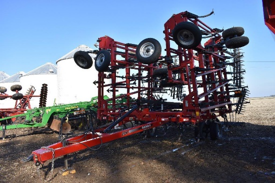 Case-IH Tiger-Mate 200 43 1/2' field cultivator