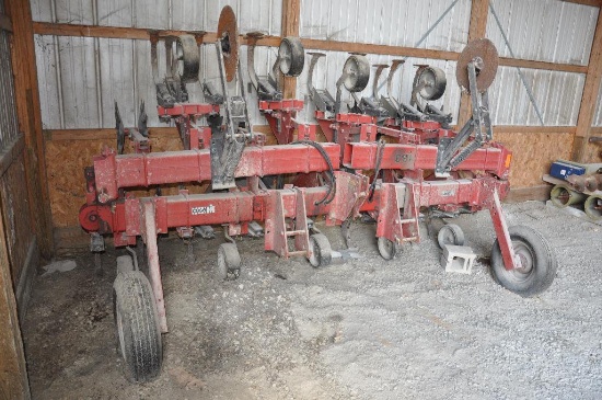 Case 183 8 row 30" cultivator