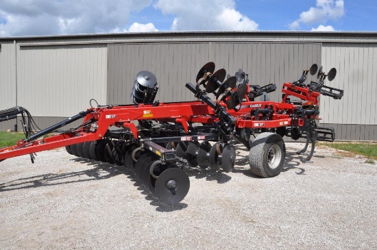 '13 Case-IH 870 Ecolo-Tiger 9-shank disc ripper