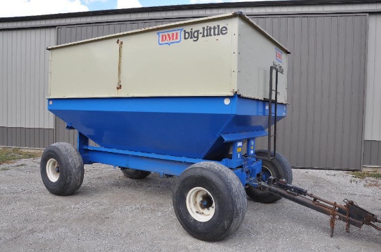 DMI D475 center dump gravity wagon