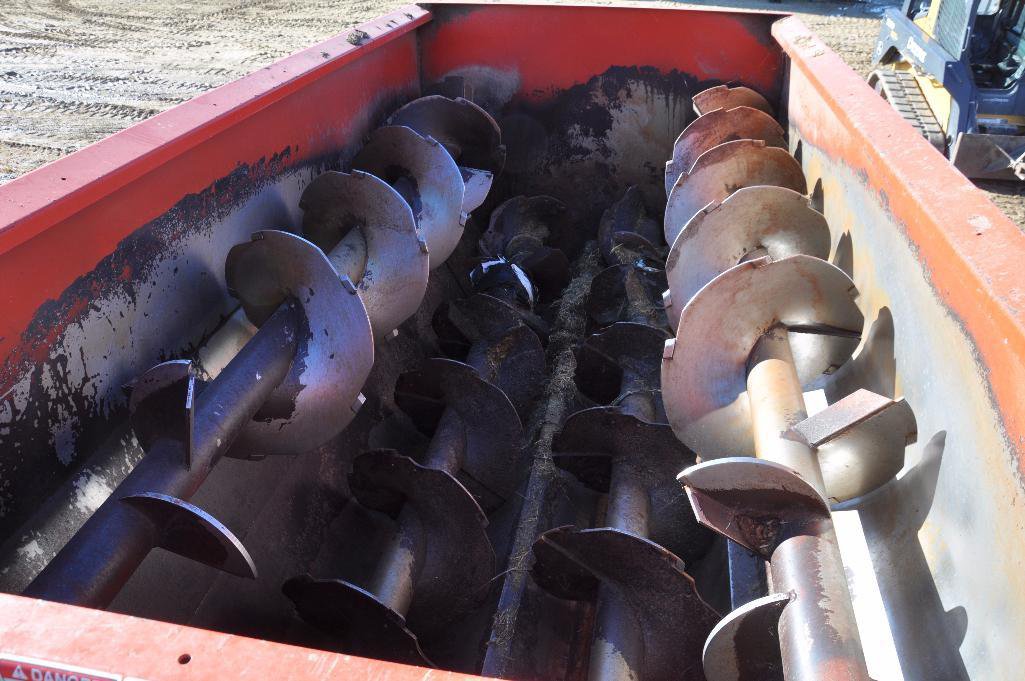 Kuhn Knight Botec 4142 mixing feed wagon | Proxibid