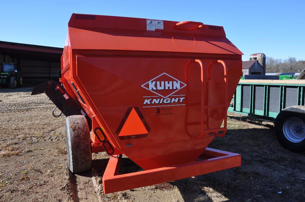 Kuhn Knight Botec 4142 mixing feed wagon | Proxibid