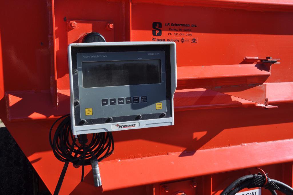Kuhn Knight Botec 4142 mixing feed wagon | Proxibid