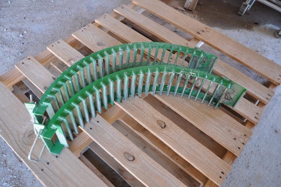 Small grain inserts for JD S series combines