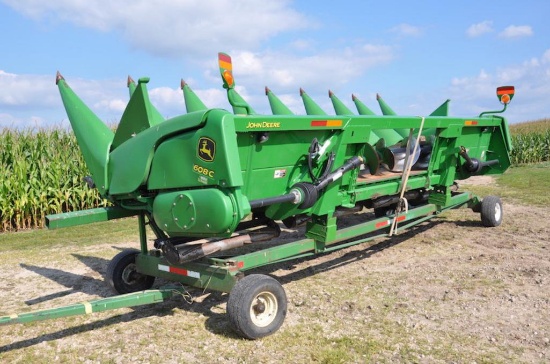 '09 JD 608C 8 row 30" corn head'