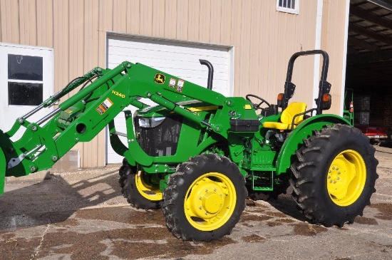 '17 JD 5055E MFWD tractor