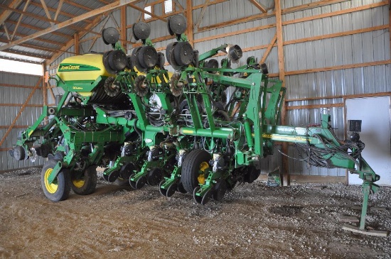 '05 JD 1790 CCS 12/23 planter