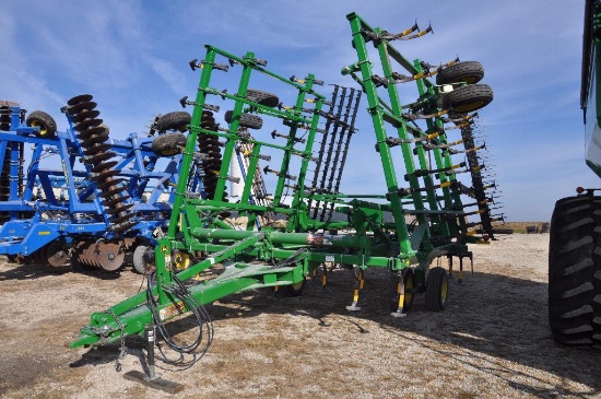 '12 JD 2210 33'6" field cultivator