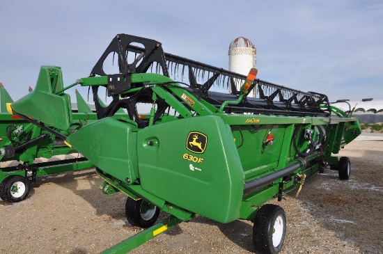 '11 JD 630F 30' HydraFlex platform