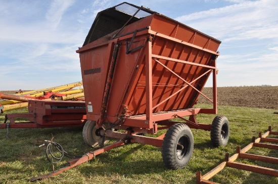 Richardton 700 hyd. side dump wagon