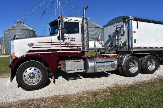 '07 Peterbilt 378 day cab semi