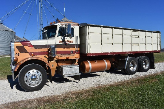 '87 Peterbilt 349 tandem axle grain truck