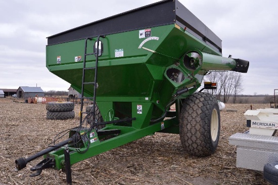 Brent 674 grain cart