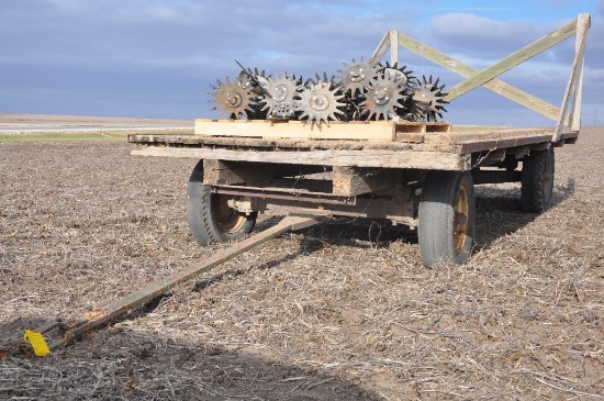 7' x 16' hayrack on JD 953 gear