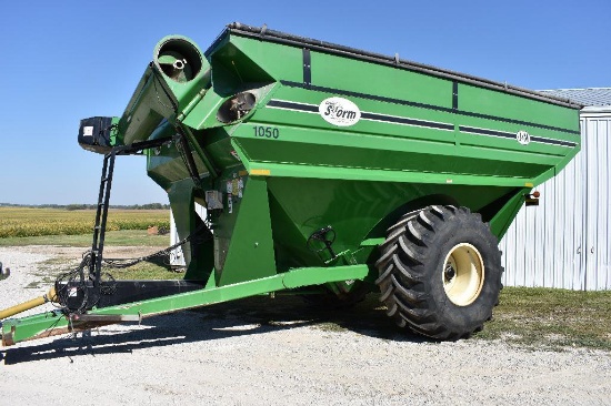 J&M 1050 Grain Storm grain cart