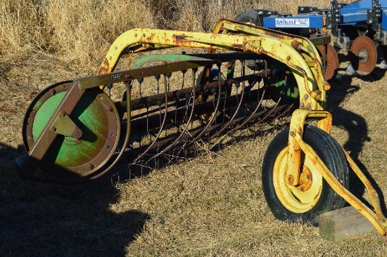 JD 640 4 bar hay rake