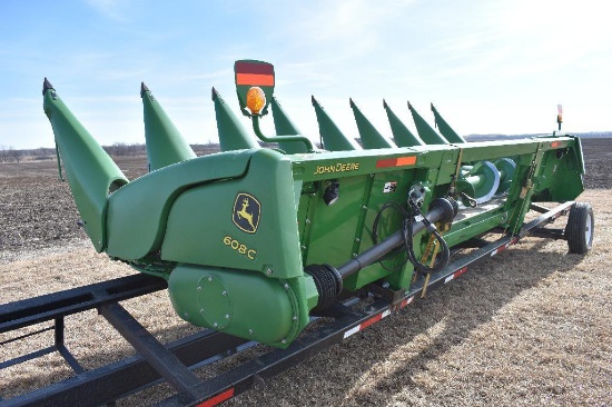 '15 JD 608C 8 row 30" corn head