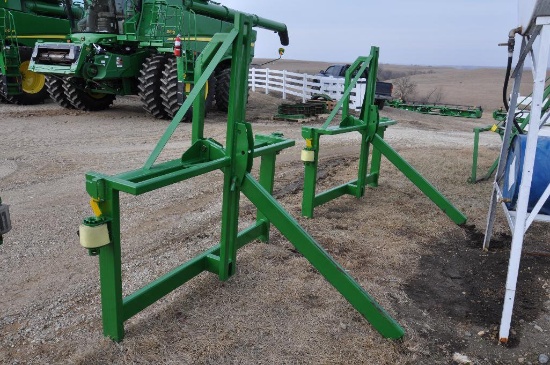 Dual tire carrier for combine feederhouse