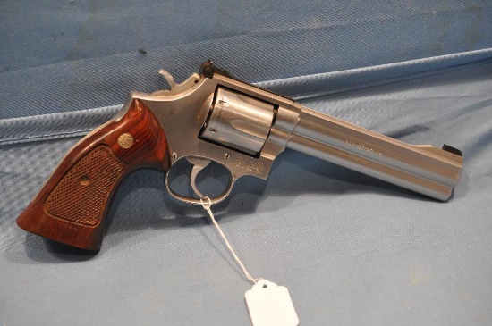 Smith & Wesson Model 686 .357 mag revolver