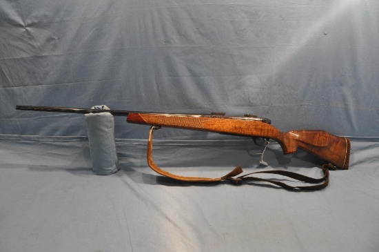 Weatherby Mark V .300 WBY. MAG. Bolt action rifle