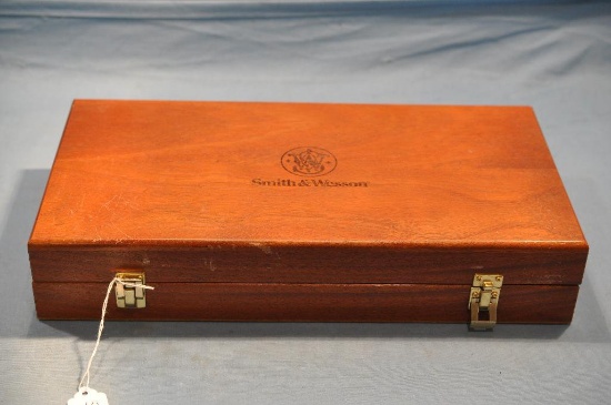 Smith and Wesson wooden presentation case