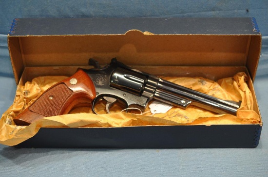 Smith & Wesson 19-4 .357 mag revolver