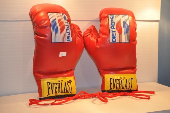 DIET PEPSI EVERLAST 12 OZ BOXING GLOVES