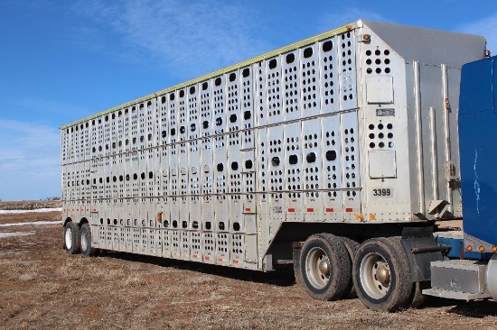 '99 Merritt 50' 'Hog Express' aluminum livestock trailer