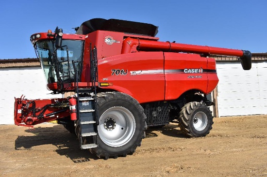 '07 Case-IH 7010 2wd combine