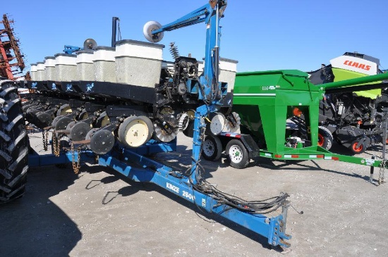 Kinze 2500 8/15 planter