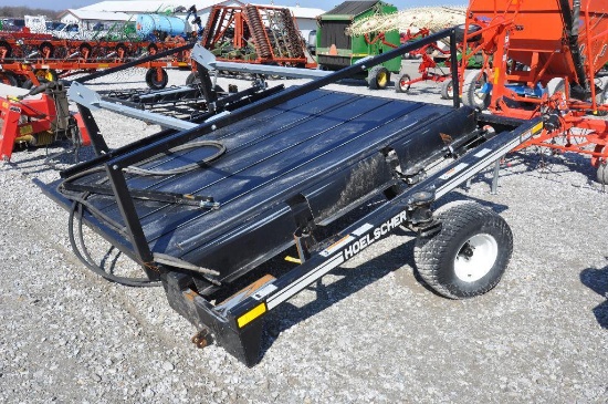 Hoelscher 1000 small square bale accumulator