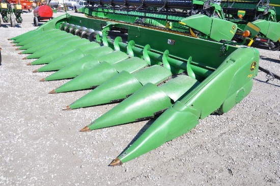 '09 JD 612C 12 row 30" corn head