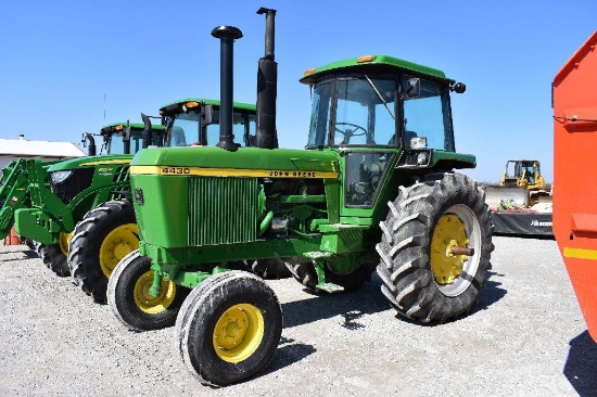 76 JD 4430 2wd tractor